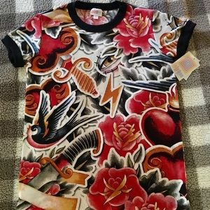 Awesome tattoo print LulaRoe tee!